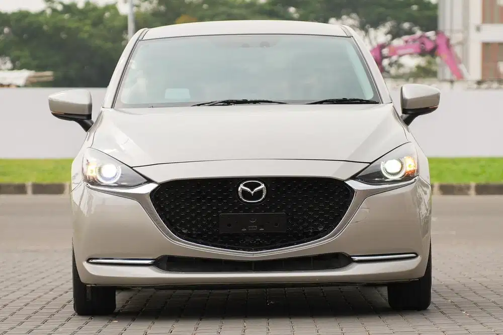 Rasa Baru! Mazda 2 Sedan 1.5 Skyactiv 2023 Garansi city yaris