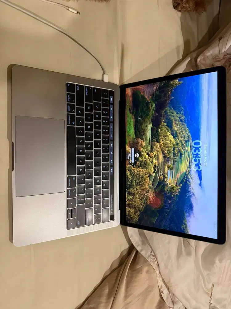 DIJUAL CEPAT OPEN NEGO MACBOOK PRO 2019 13 INCH INTEL SPACE GRAY