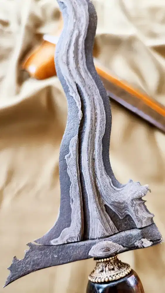 Keris sepuh ampuh langka antik rare kuno pusaka meganthoro