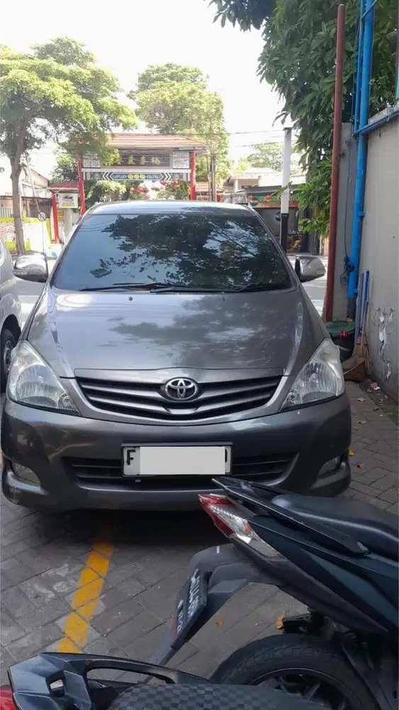 Dijual innova th. 2010 masih mulus