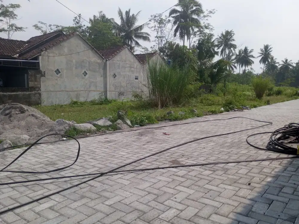 Tempel, Tanah Sleman Jogja, dekat Balai Desa Tempel