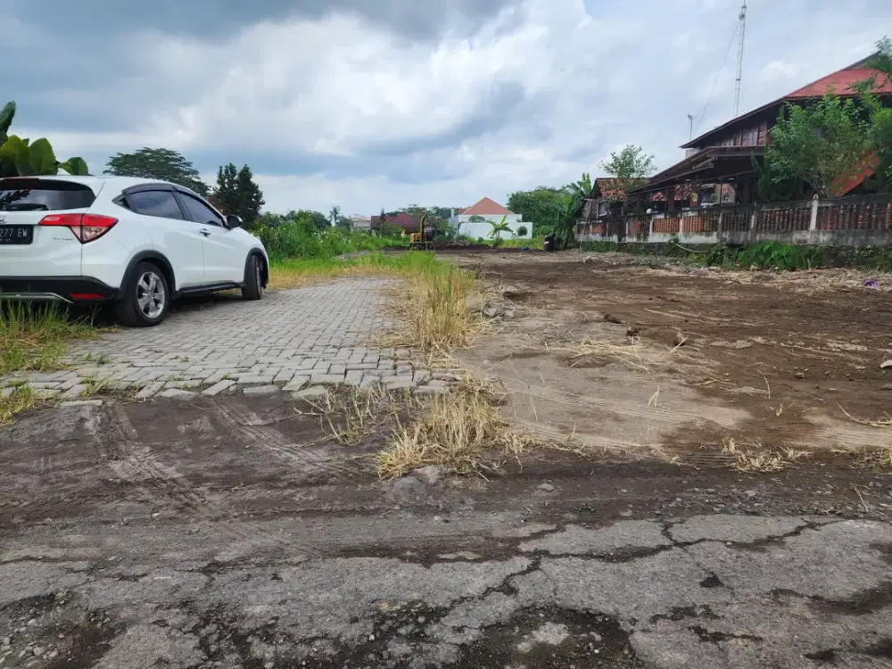 Utara Jalan Damai, tanah Sleman Jogja, dekat Kampus AMIKOM Yogyakarta