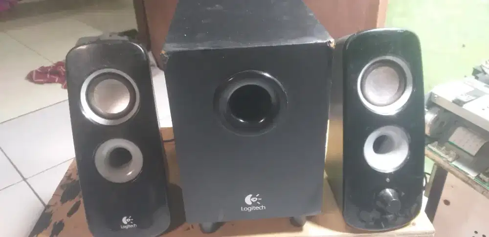 SPEAKER LAPTOP DAN PC LOGITECH Z323 SECOND