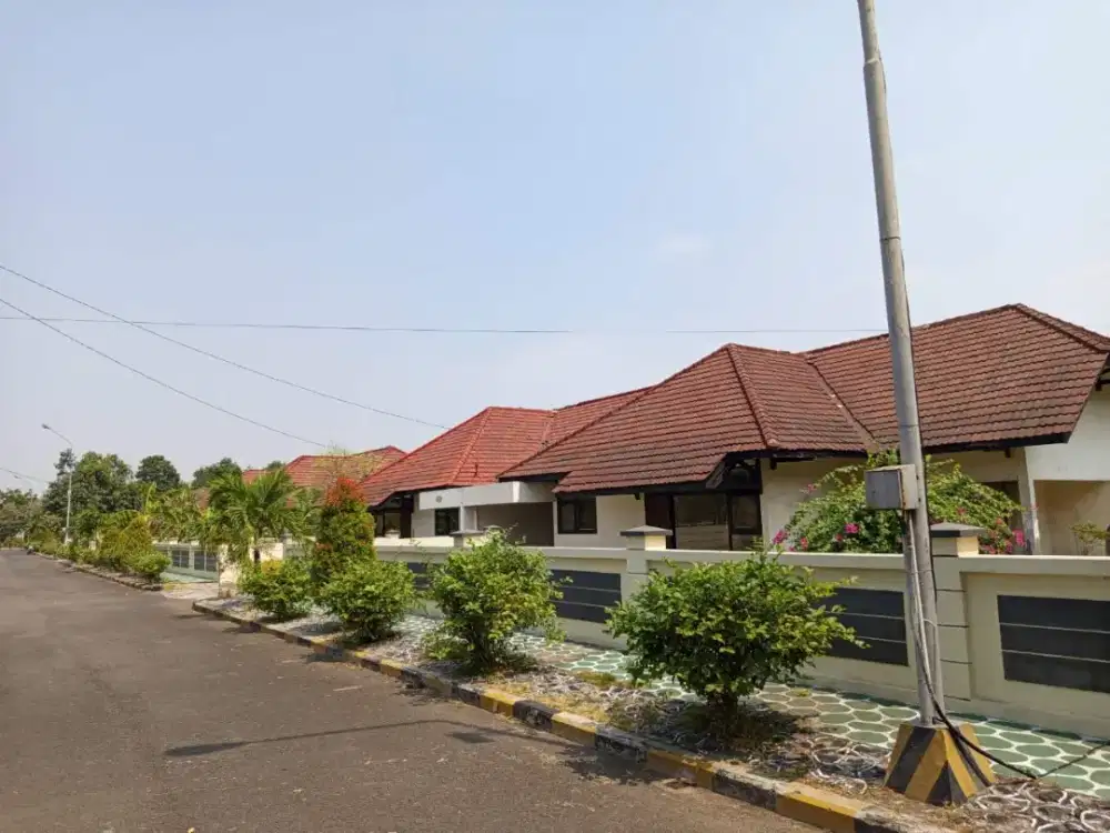 Dijual tanah plus bangunan ex mess pabrik lokasi waru