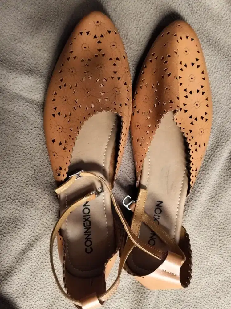 Sepatu Flatshoes connexion