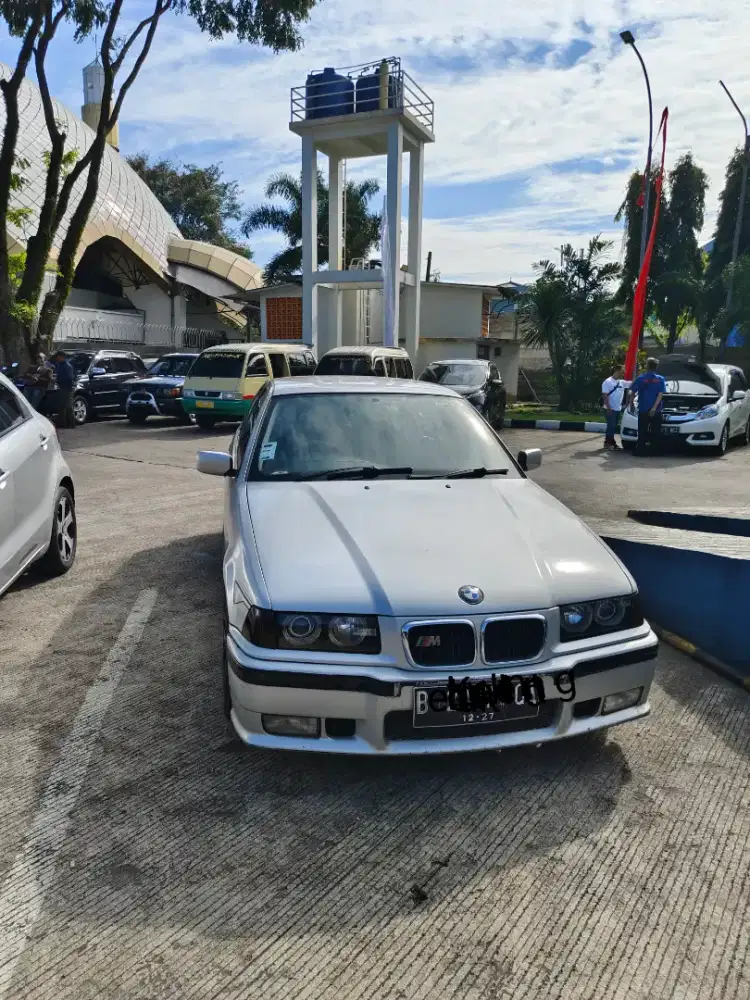 BMW e 36 . seri 323 Manual