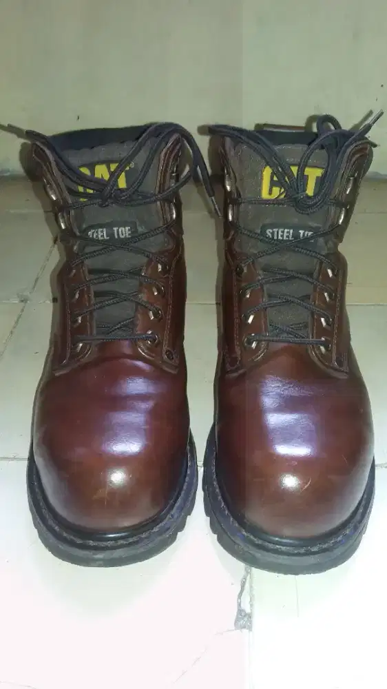 CATERPILLAR SAFETY SHOES