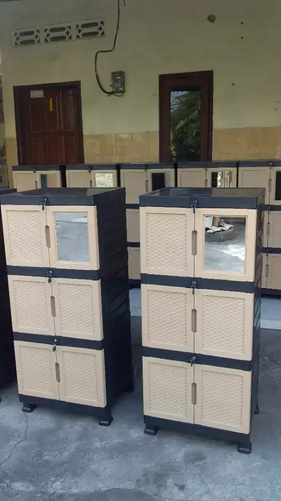 LEMARI PLASTIK TEBAL KUAT N KOKOH ADA KUNCI NYA BISA COD KIRIM