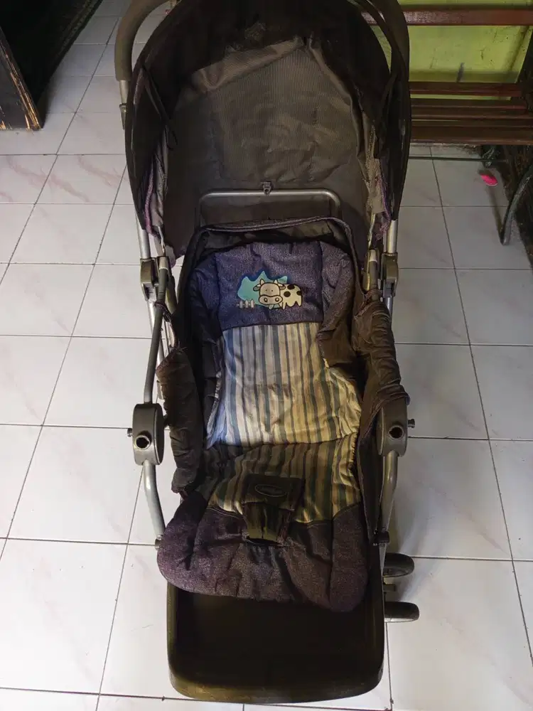 Stroller kuat, awet, elegan, bisa dibawa kemana-mana, bisa dilipat