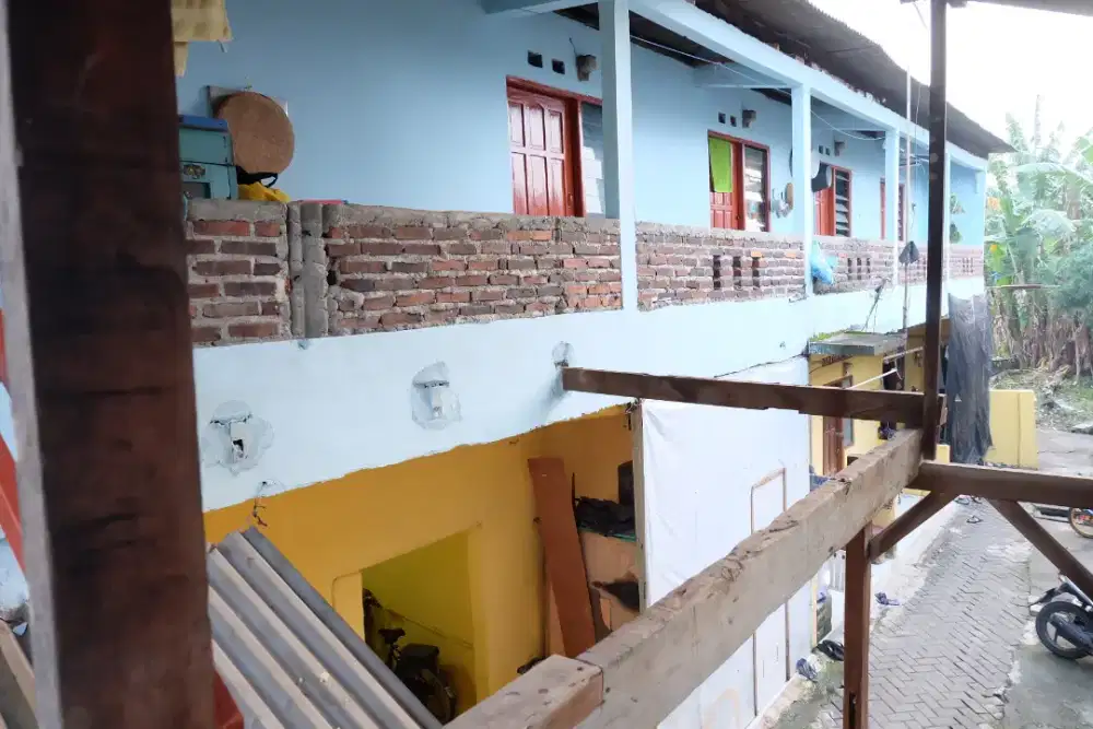 Dijual BU Kost Murah 2 Lantai Lokasi Tambak MERR 420Jt nego Tipis