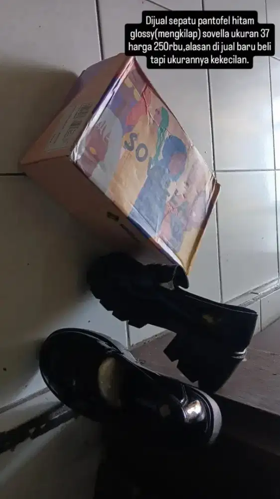 sepatu pantofel hitam glossy(mengkilap) sovella ukuran 37 harga 300rbu