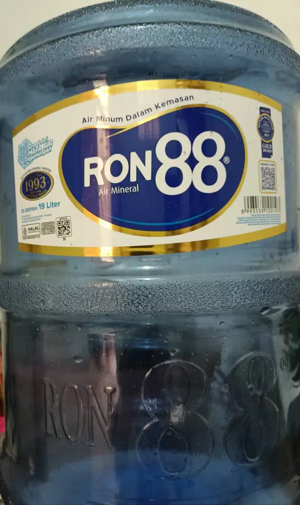 JUAL AIR GALON MERK RON 88