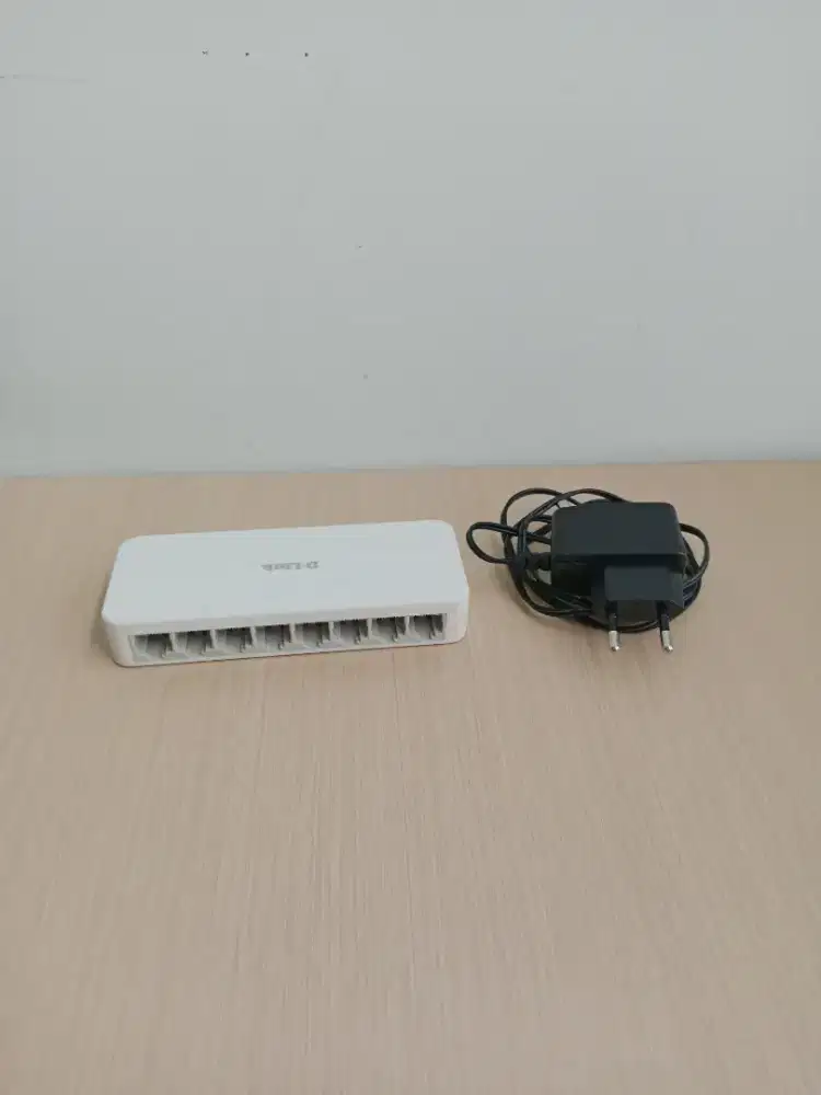 switch hub D-Link 8 port