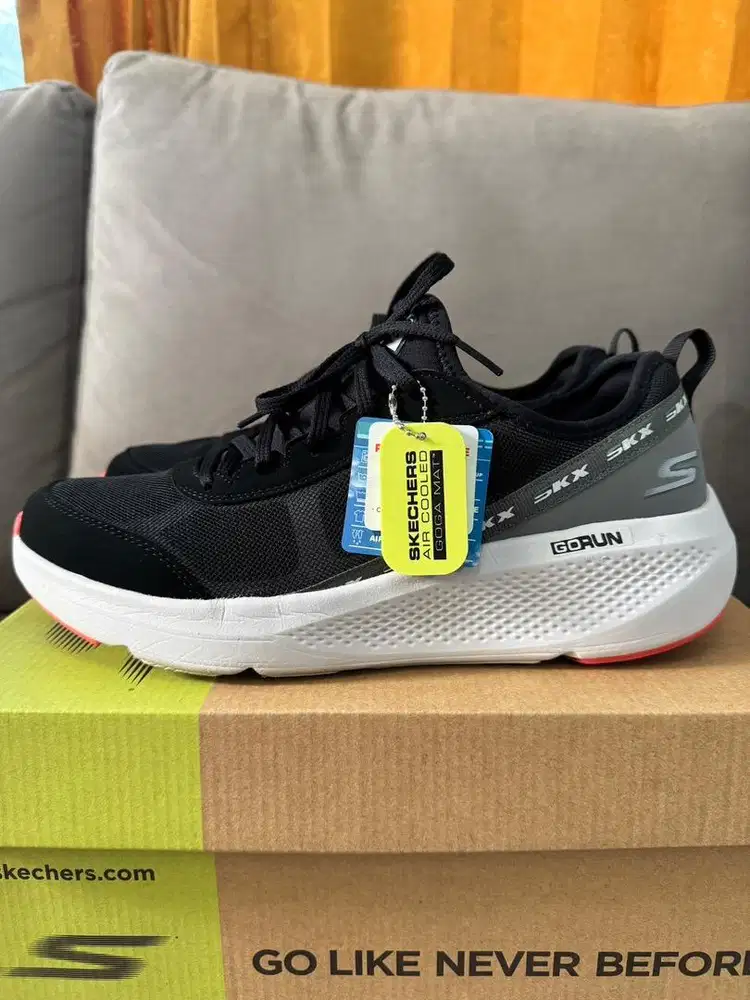 Skechers Go Run Elevate
