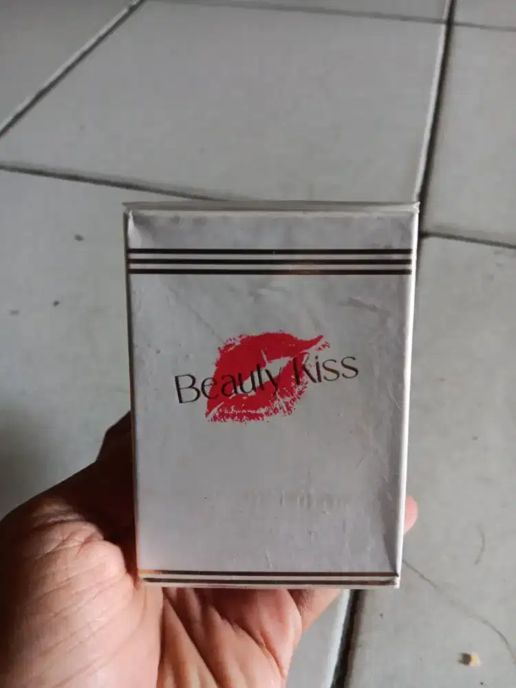 Parfum semprot JIM & TEO  BEAUTY KISS EAU DE PARFUME 40ML 80RIBU,12JAM