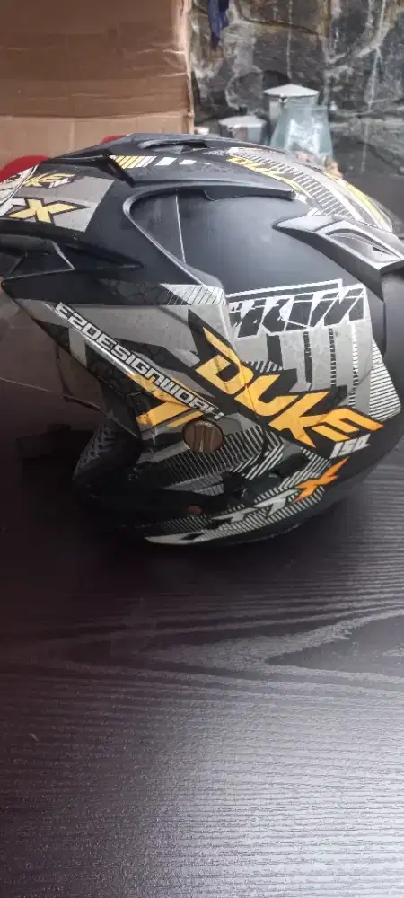 Jual Helm Duke layak pakai
