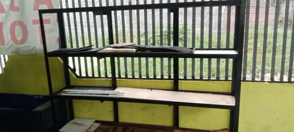Rak Besi Siku 3 tingkat