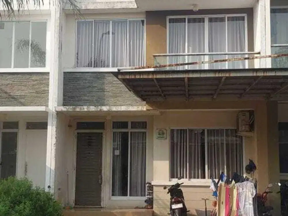 Rumah Nyaman di Grand Galaxy City Depan Mall Akses Mudah ke Tol!