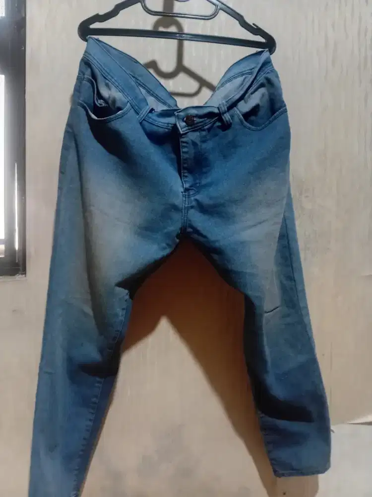 Dijual celana jeans biru size 38