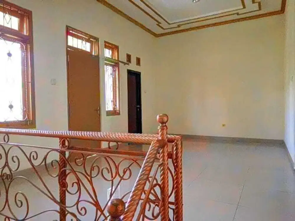 DIJUAL RUMAH MEWAH 2 LANTAI HARGA MURAH TAMAN UDAYANA SENTUL CITY SSR215