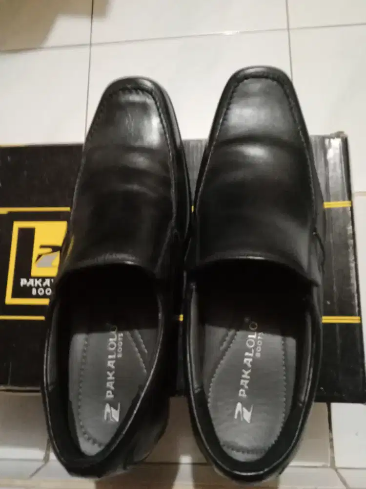 Sepatu merk pakalolo