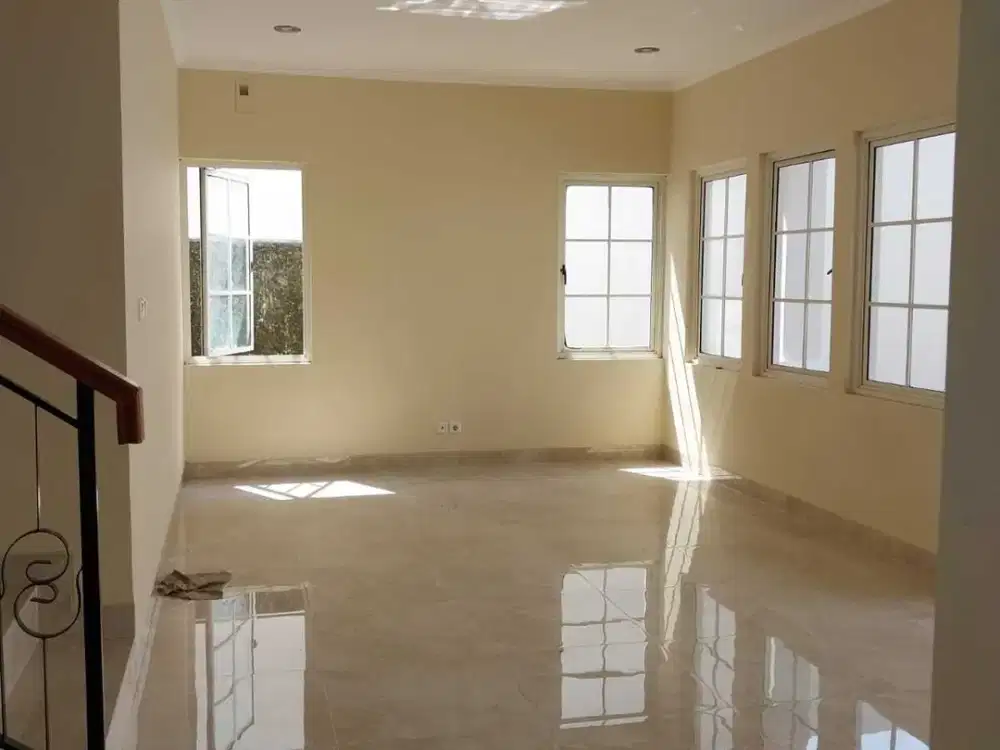 DIJUAL RUMAH MEWAH CLUSTER DIDEPAN MURAH ENGLAND PARK SENTUL CITY SSR203