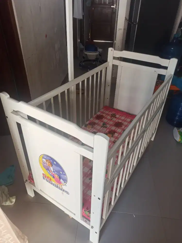 Box Ranjang Bayi Kayu