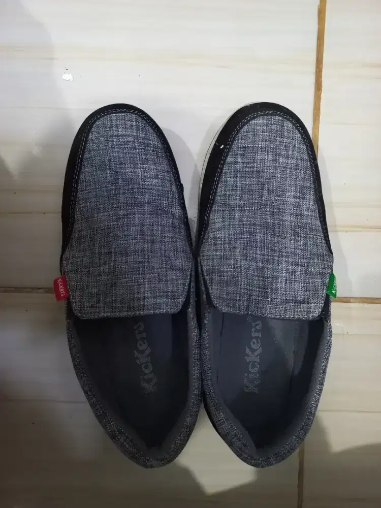 Sepatu merk Kickers size 40