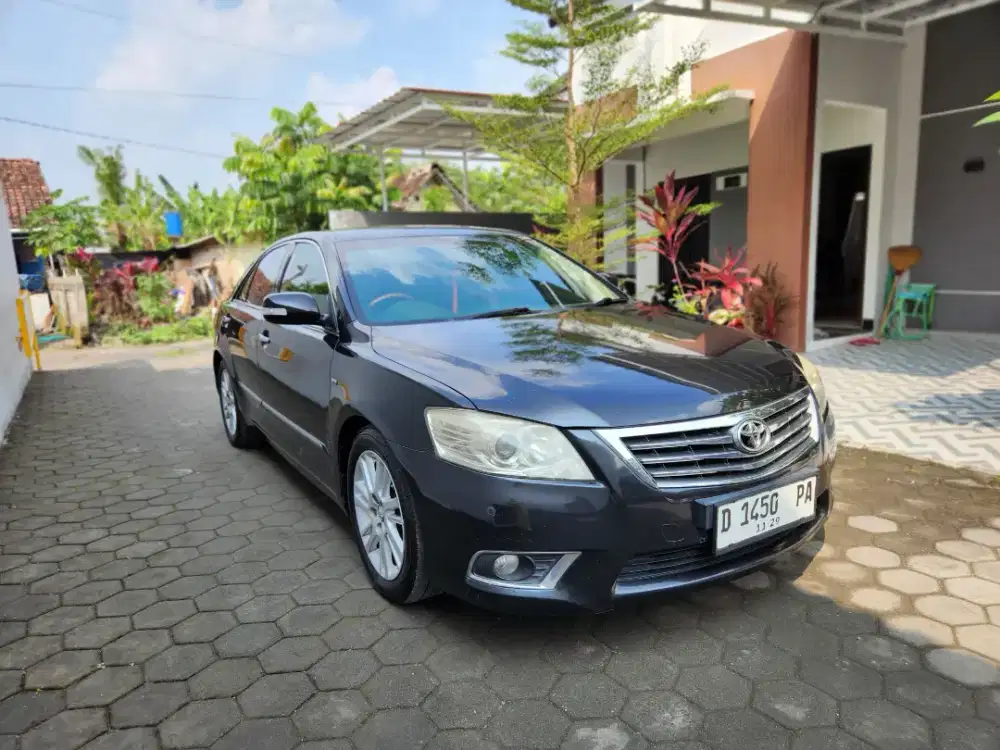 Toyota Camry 2.4 V AT Black on Beige 2009
