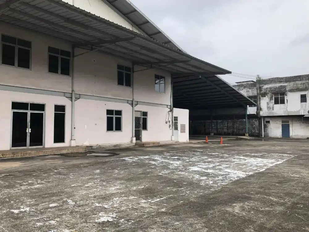 DIJUAL 3 GUDANG BESAR JALAN LINTAS SUMATERA PALEMBANG