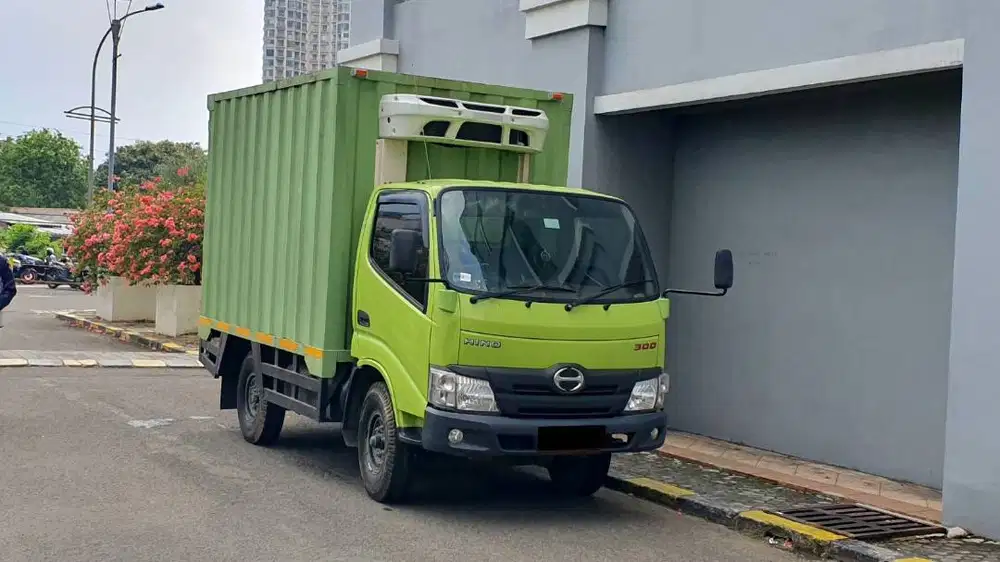 [ BOX CHILLER ] Hino Dutro Engkel 110SD Container MT Manual 2022/2023