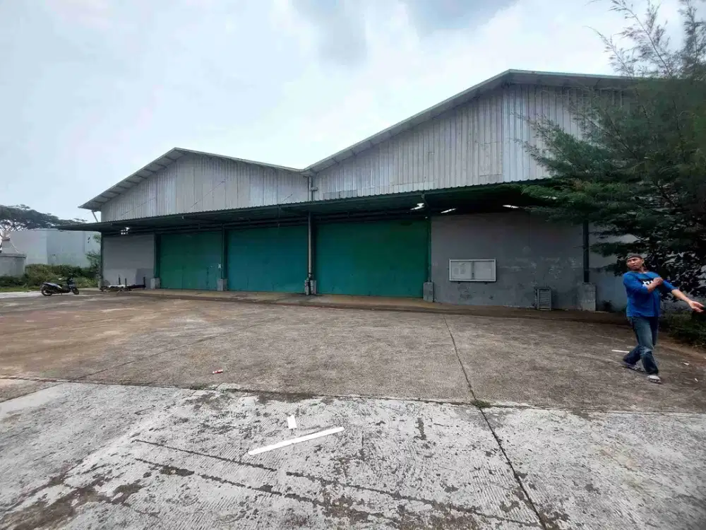 Gudang bekas pabrik Jl by pas Cicalengka Bandung