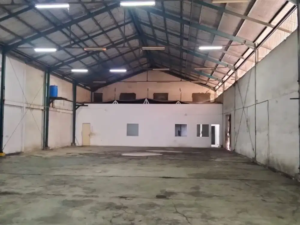 Disewakan Gudang Besar Jalan Halim Perdanakusumah, Kebon Besar - Tangerang