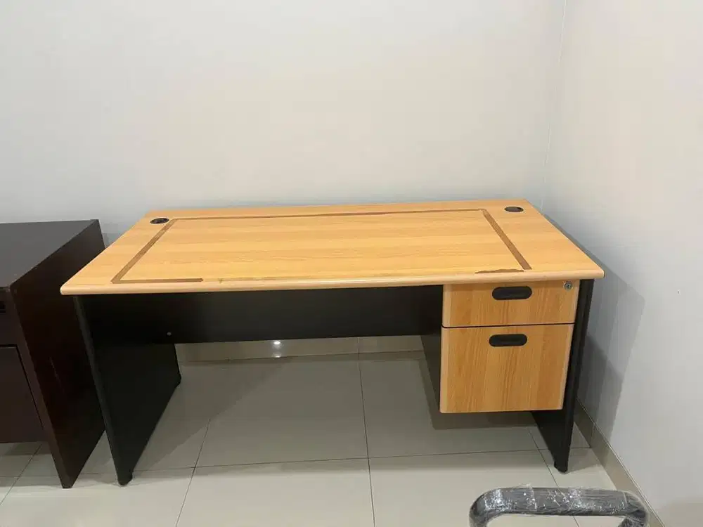 Meja kayu Meja Direktur
