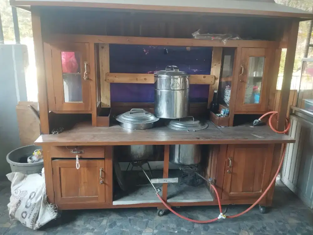 Gerobak mie ayam dan bakso