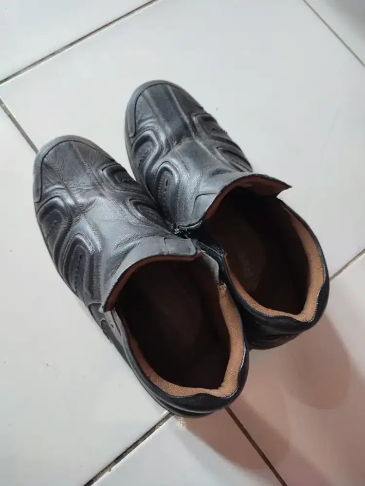 Sepatu boot pria brand Reedel ukuran 43