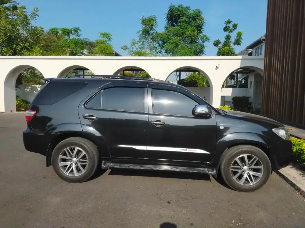 DIJUAL CEPAT FORTUNER DIESEL 2.5