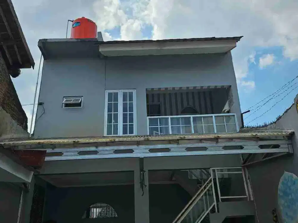 Rumah tingkat dekat kampus UNU Karanglesem Purwokerto Selatan