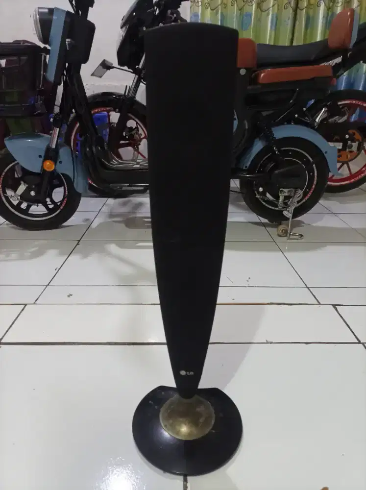 Speaker tower LG