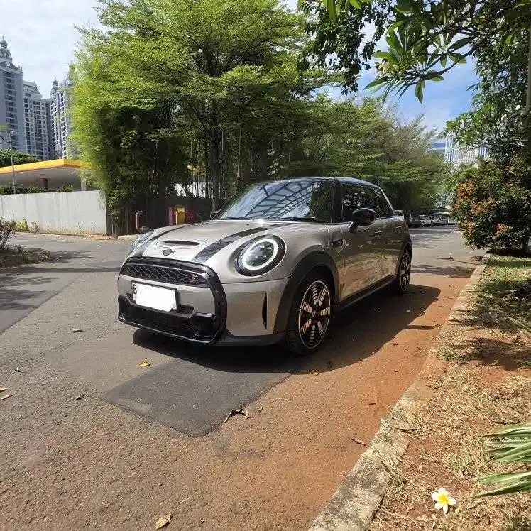 2023 Mini Cooper S Turbo 5 - Doors KM 16000