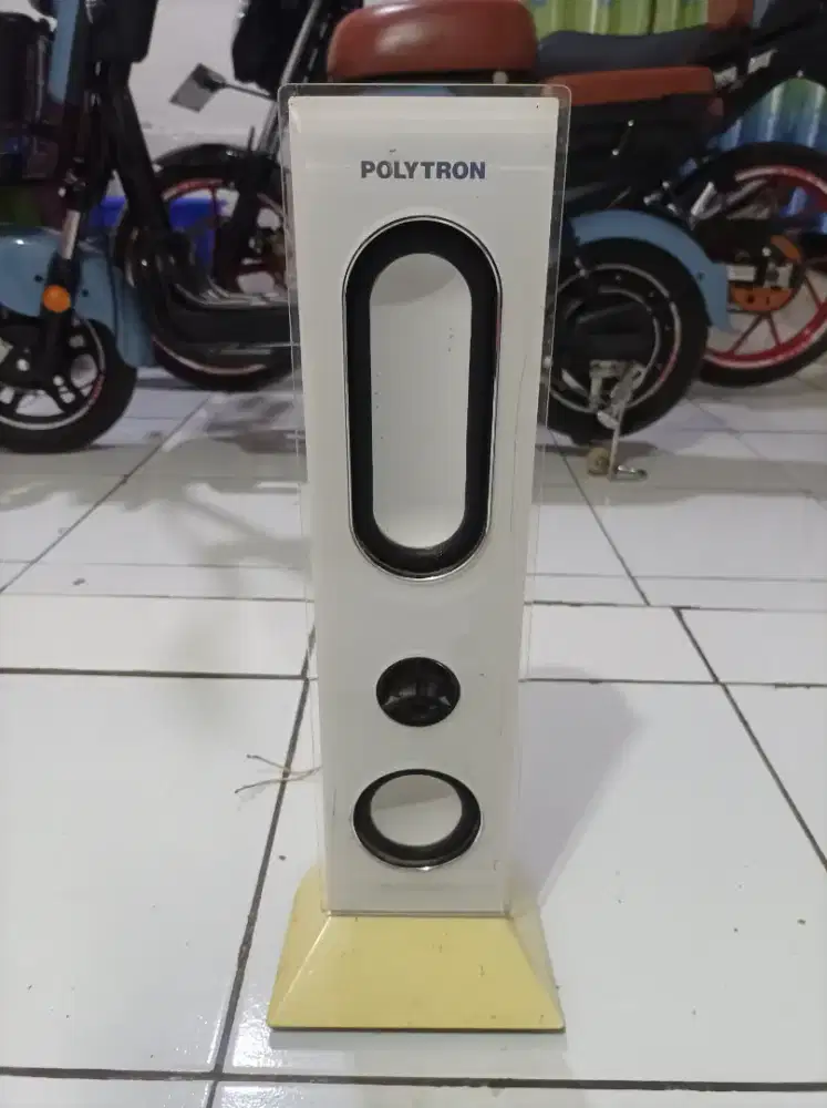 Speaker tower polytron