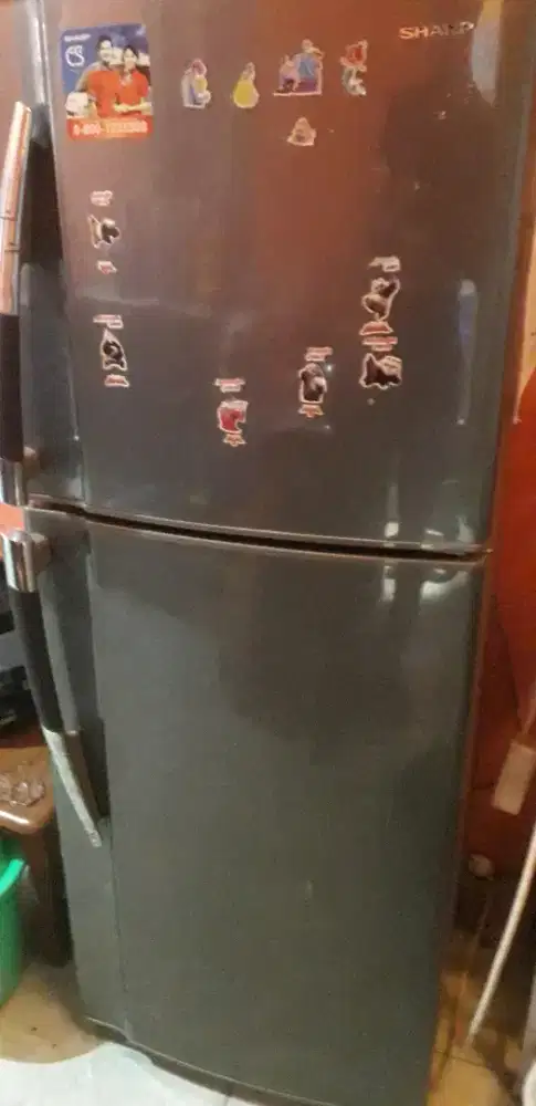 Kulkas 2 pintu sharp dan dispenser GEA