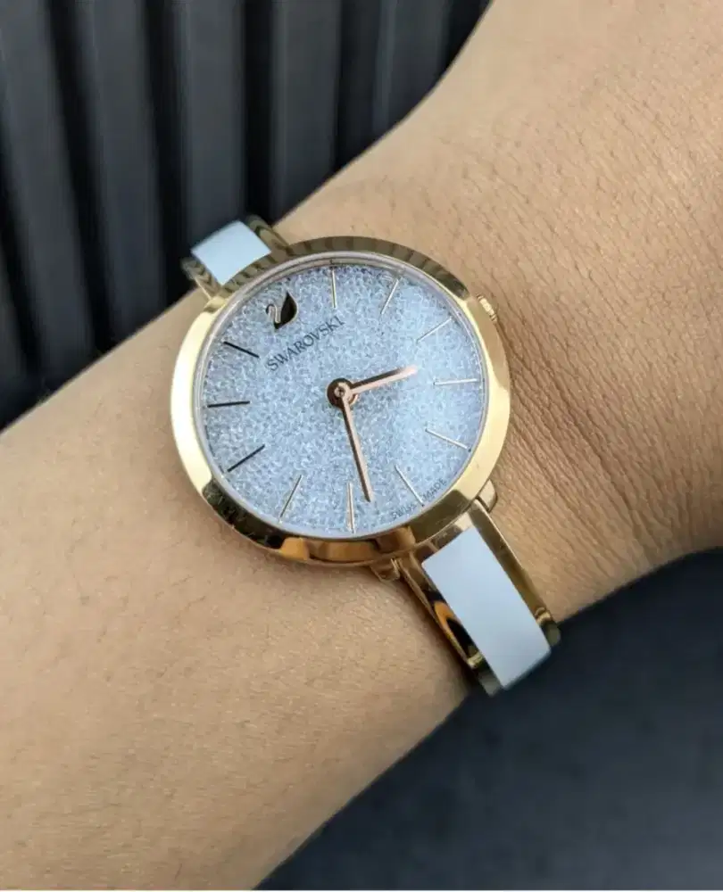 Jam tangan Swarovski