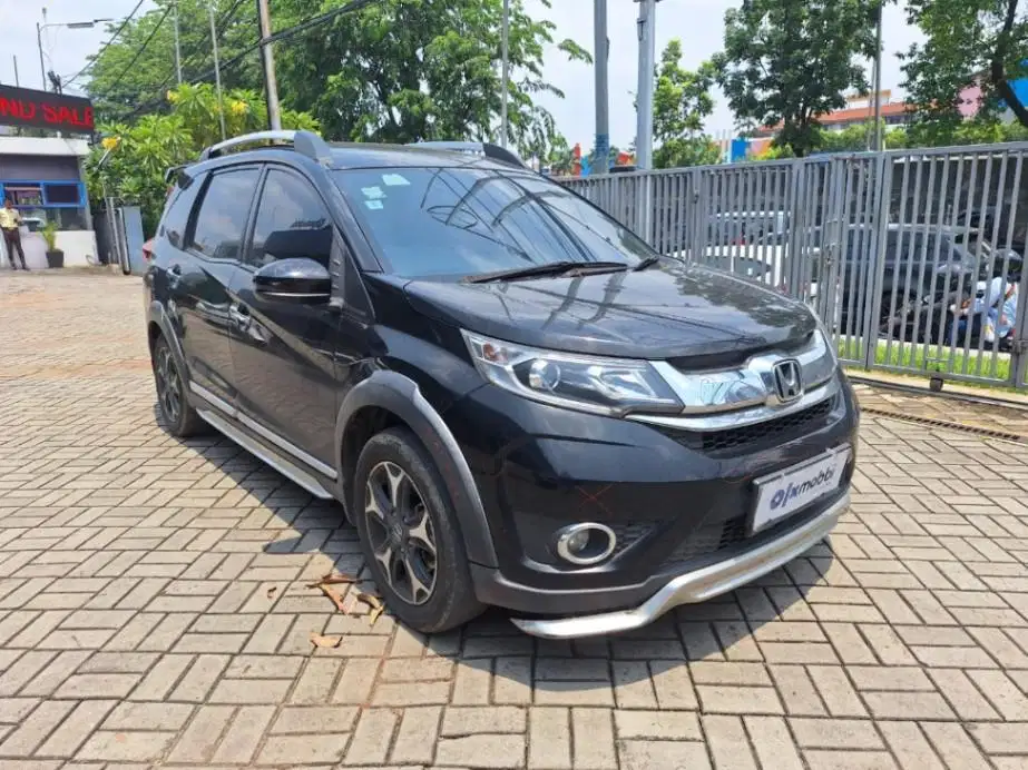 LOW DP Honda BR-V 1.5 E Prestige Bensin-AT 2017 SZJ