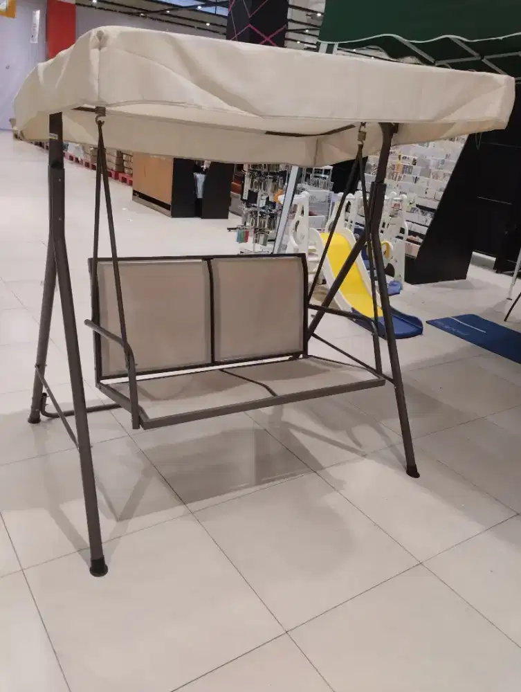 Ayunan taman swing chair caramel 2 seat