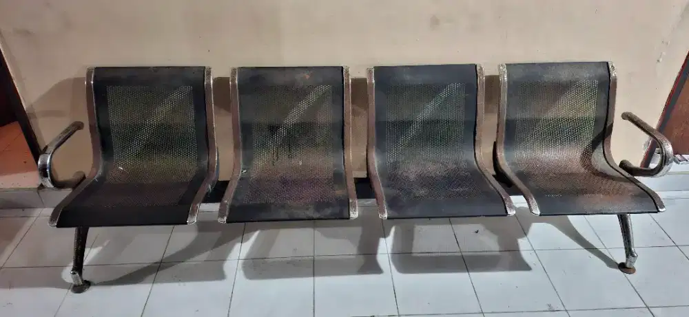 Kursi Tunggu INFORMA 4 Seater black