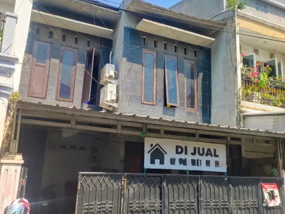 Jalan 2 Mobil Rumah LT 100 M² di Taman Malaka Pondok Kelapa