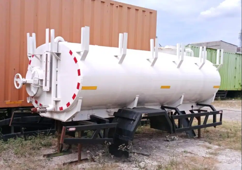 MULUS MURAH Tangki air tinja +- 5000 liter Isuzu Elf CDD  Hino Dutro