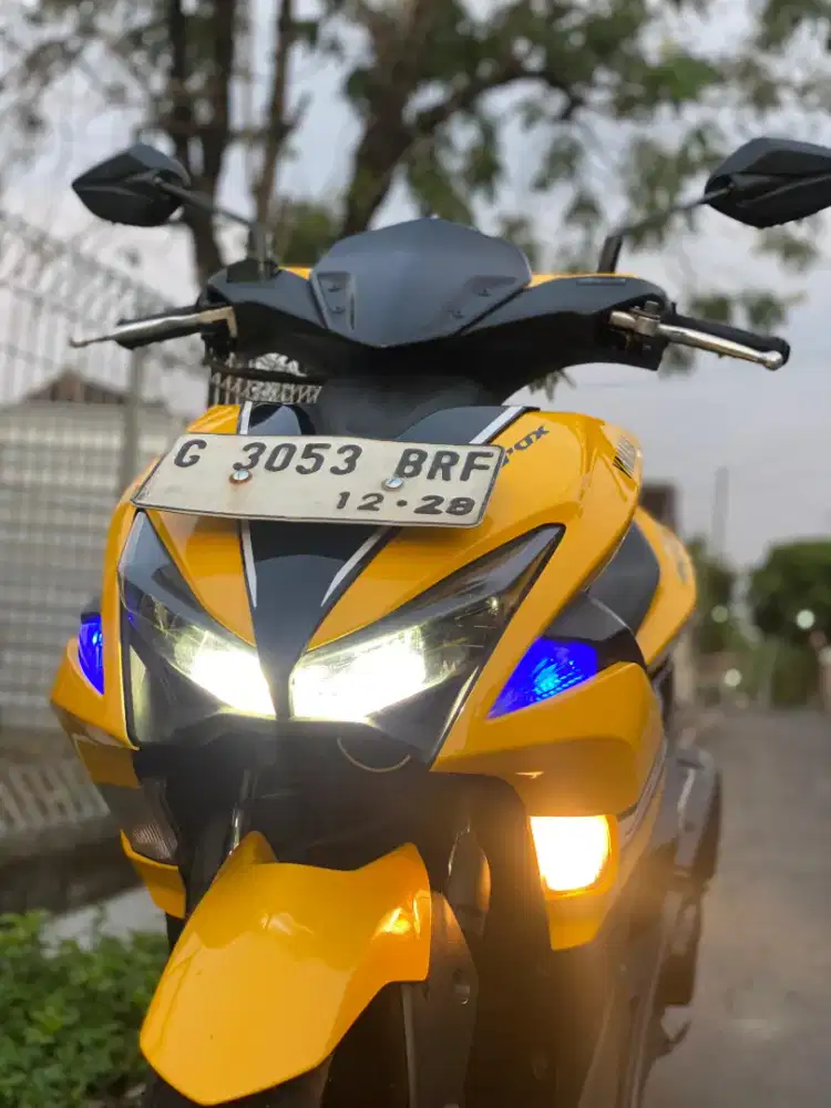 Yamaha Aerox 155 VVA Yellow Bumble Bee