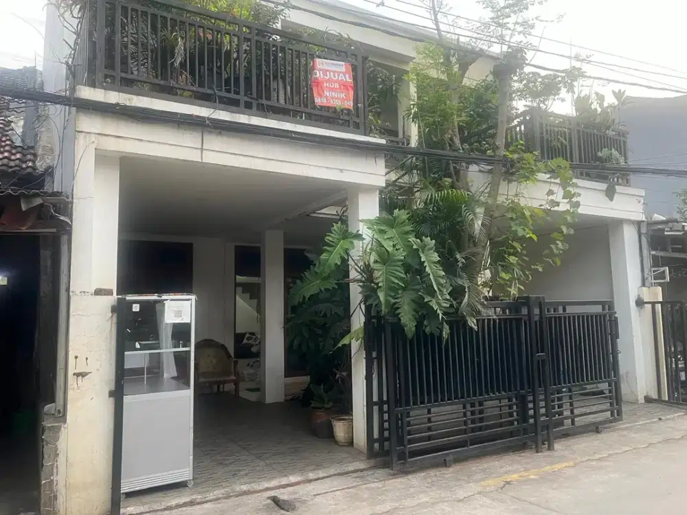 Di Jual Rumah Strategis di Cipinang Raya
